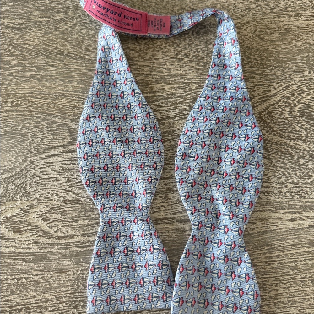 Vineyard Vines Light Blue Sailboats Clouds Bow Tie